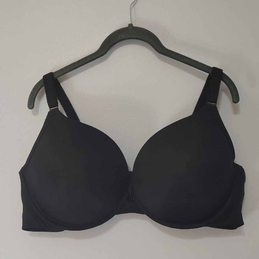Torrid Curves The Perfect T Shirt Bra Black Size 46DD Underwire Back Smoothing